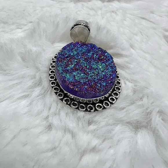 Titanium Druzy 925 Pendant & Earrings Set - Picture 5 of 15